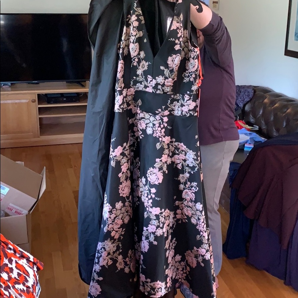 Gown- Monique Lhuillier